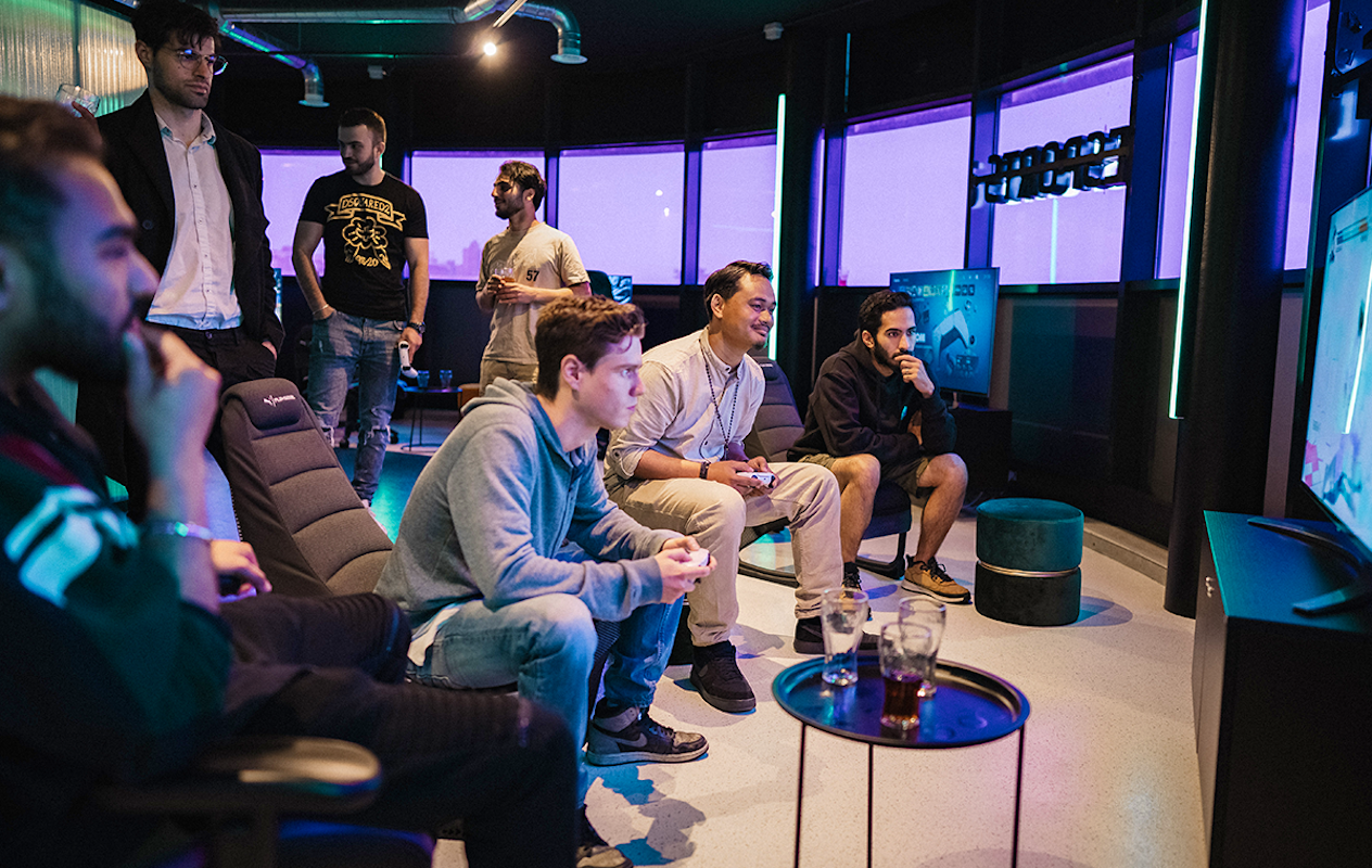 2 of 3 uur gamen bij Gammax Scheveningen