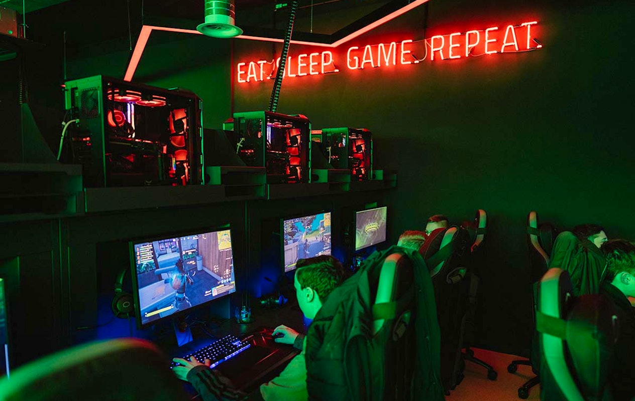 2 of 3 uur gamen bij Gammax Scheveningen