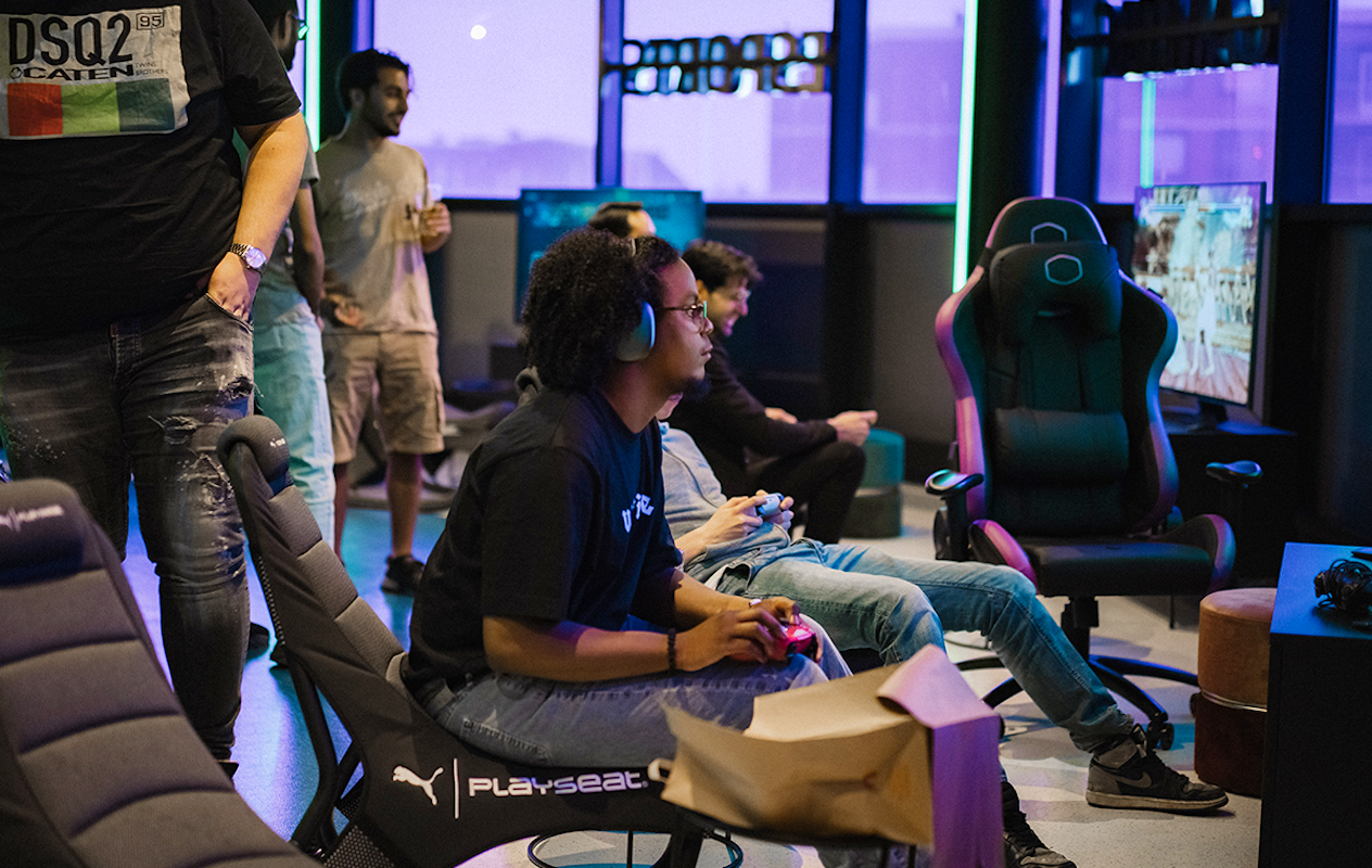 2 of 3 uur gamen bij Gammax Scheveningen