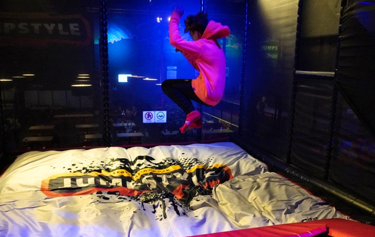 1 of 2 uur jumpen + evt. gripsokken, drankje en chips bij Jumpstyle Assen