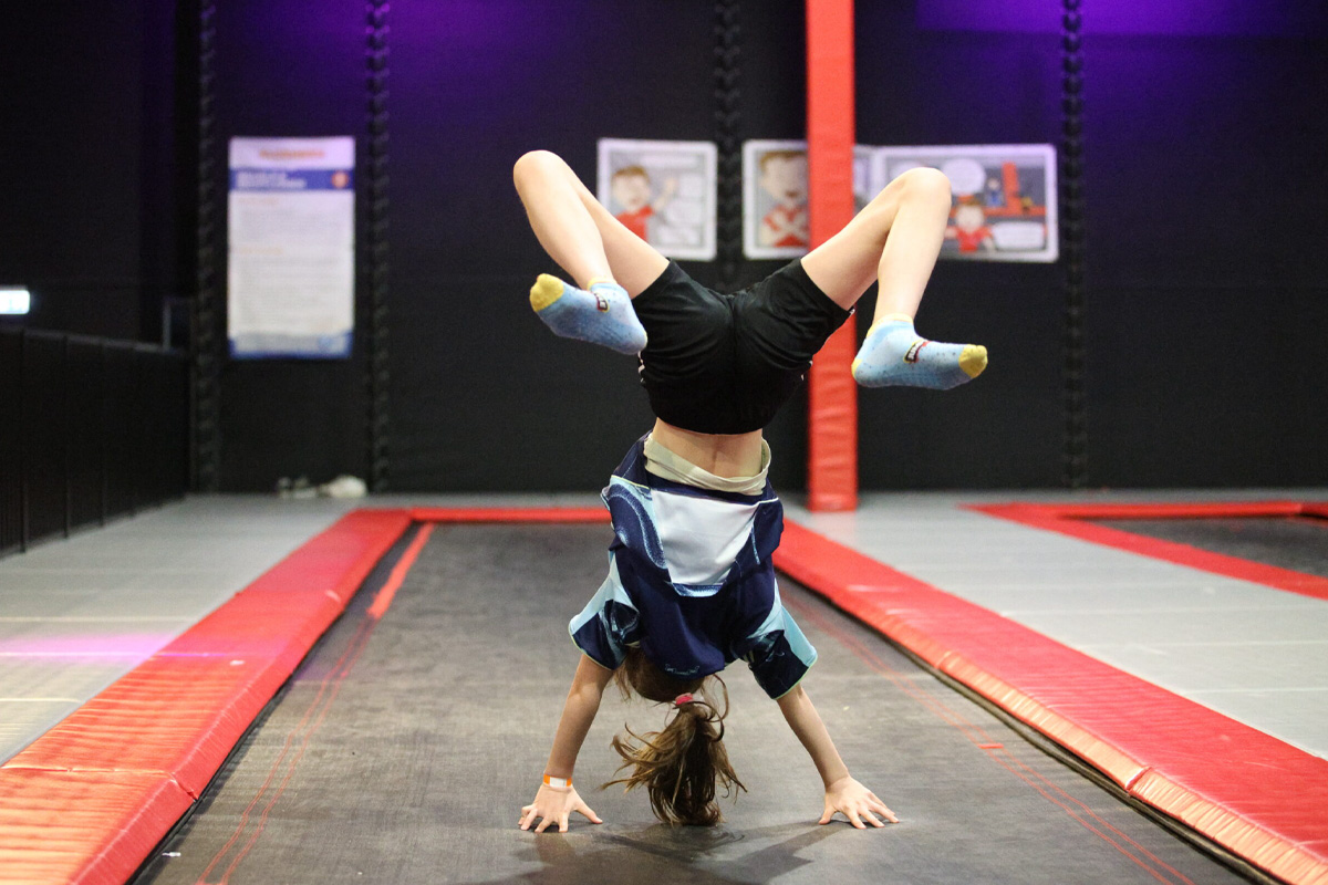 1 or 2 hours of jumping + optional grip socks, drink and crisps at Jumpstyle Assen