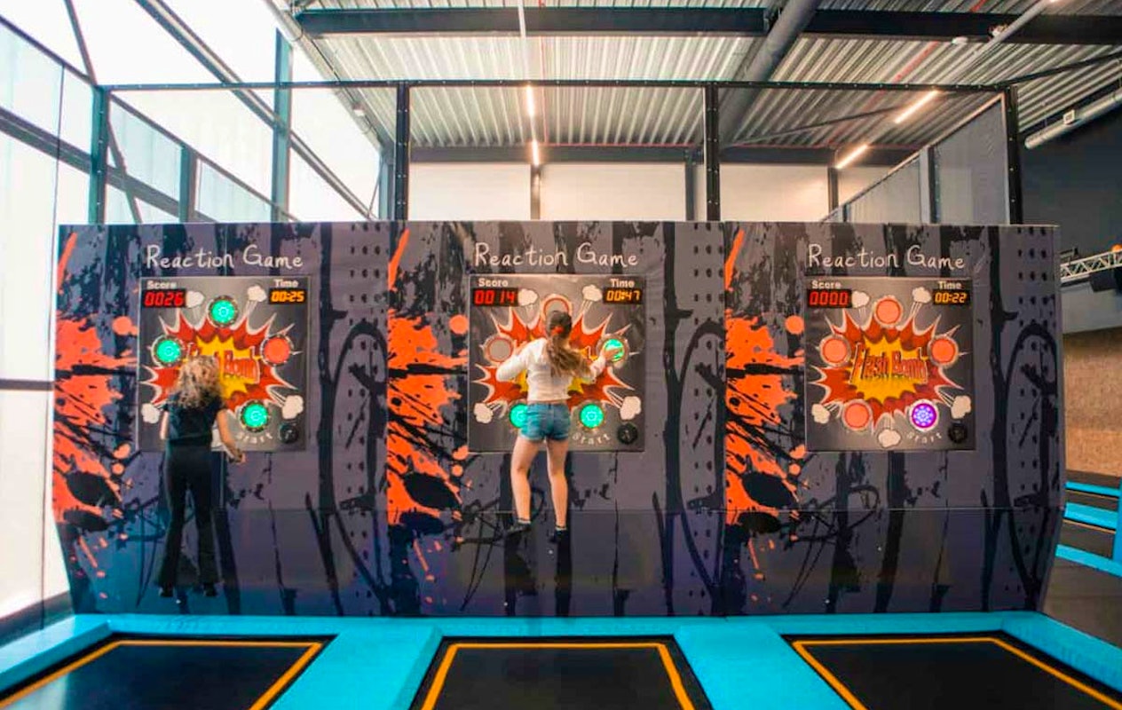 1 uur jumpen in trampolinepark bij SkagaVenture