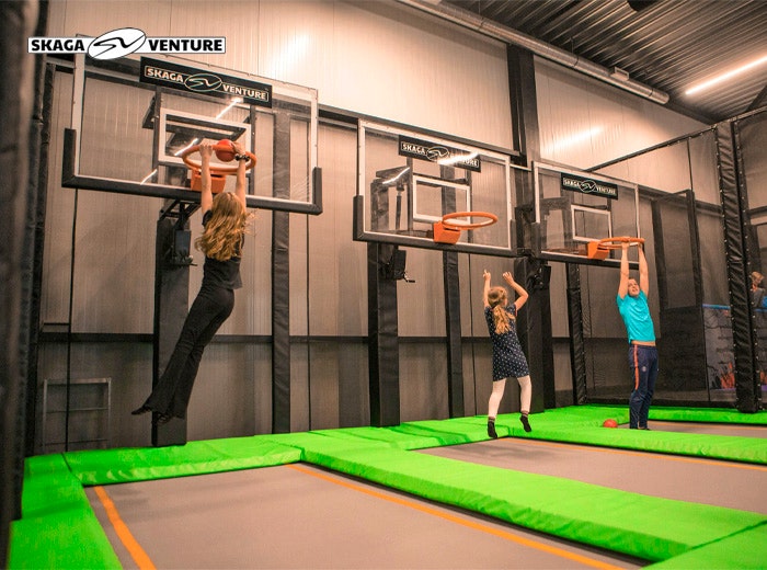 1 uur jumpen in trampolinepark bij SkagaVenture