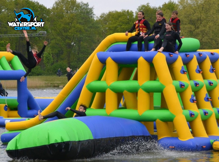 1 uur Aquapark + patat met saus bij Watersportcentre Veendam