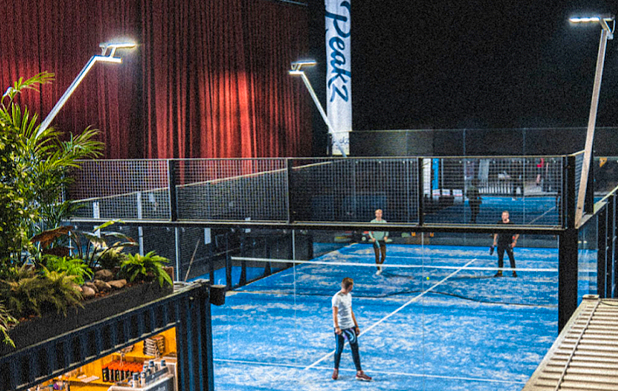 1 uur baanhuur bij Peakz Padel (14 locaties)