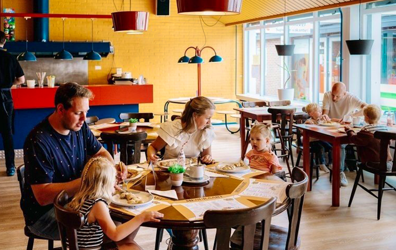 1 uur bowlen (max. 8 personen) + bittergarnituur