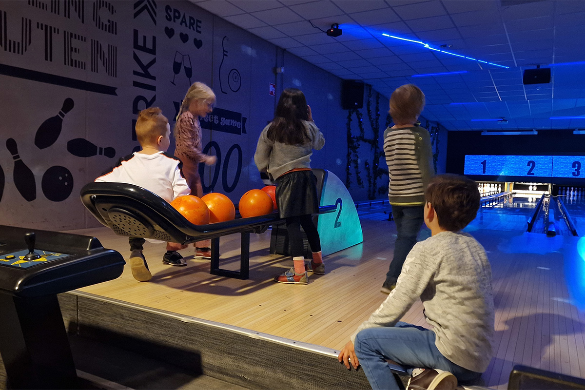 1 uur bowlen bij Pooltime Bowling Houten