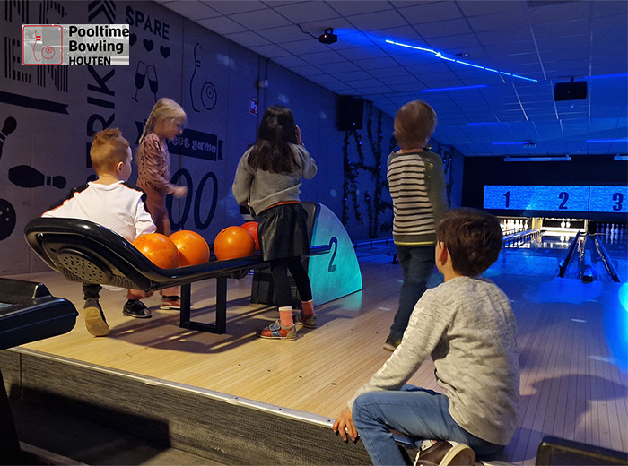 1 uur bowlen bij Pooltime Bowling Houten