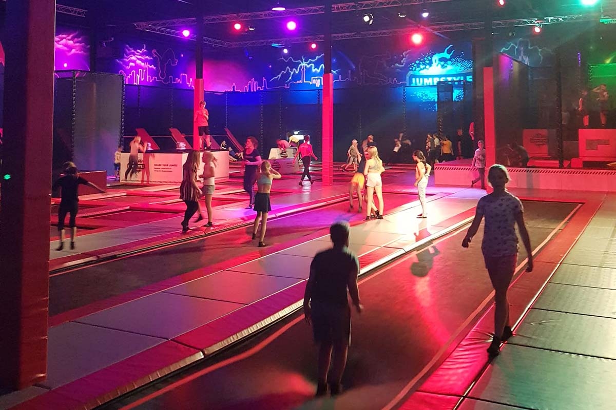 1 of 2 uur jumpen + evt. gripsokken, drankje en chips bij Jumpstyle Assen