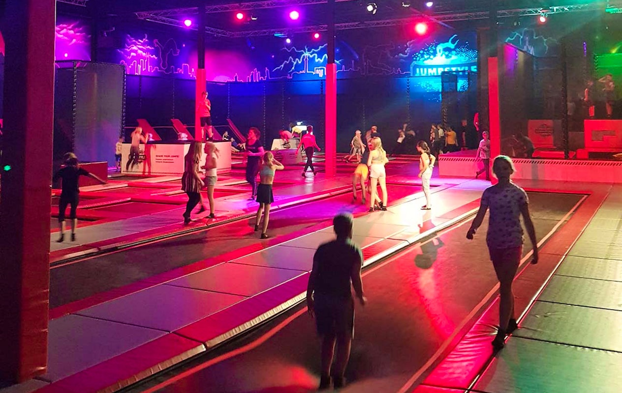 1 of 2 uur jumpen + evt. gripsokken, drankje en chips bij Jumpstyle Assen