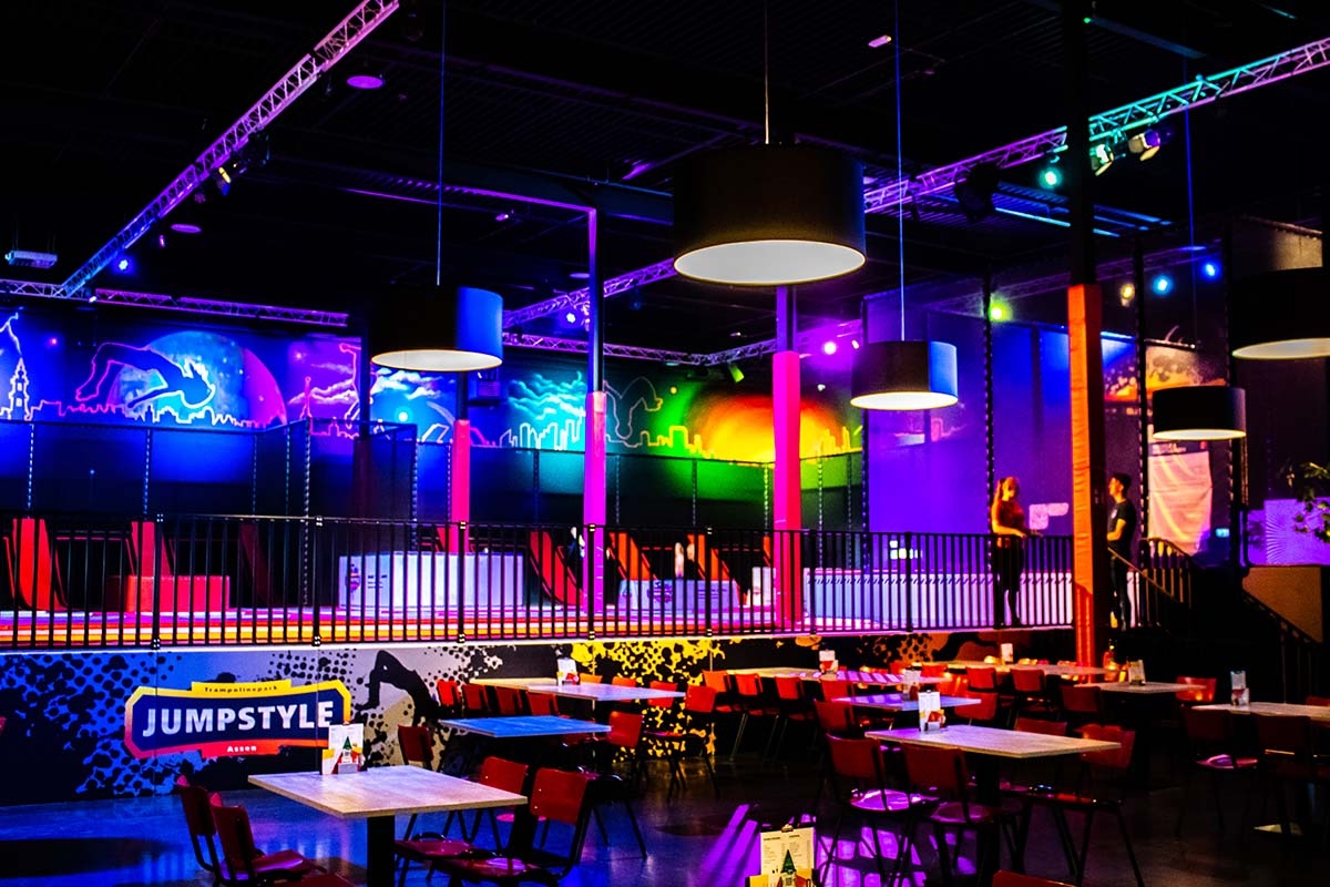 1 of 2 uur jumpen + evt. gripsokken, drankje en chips bij Jumpstyle Assen