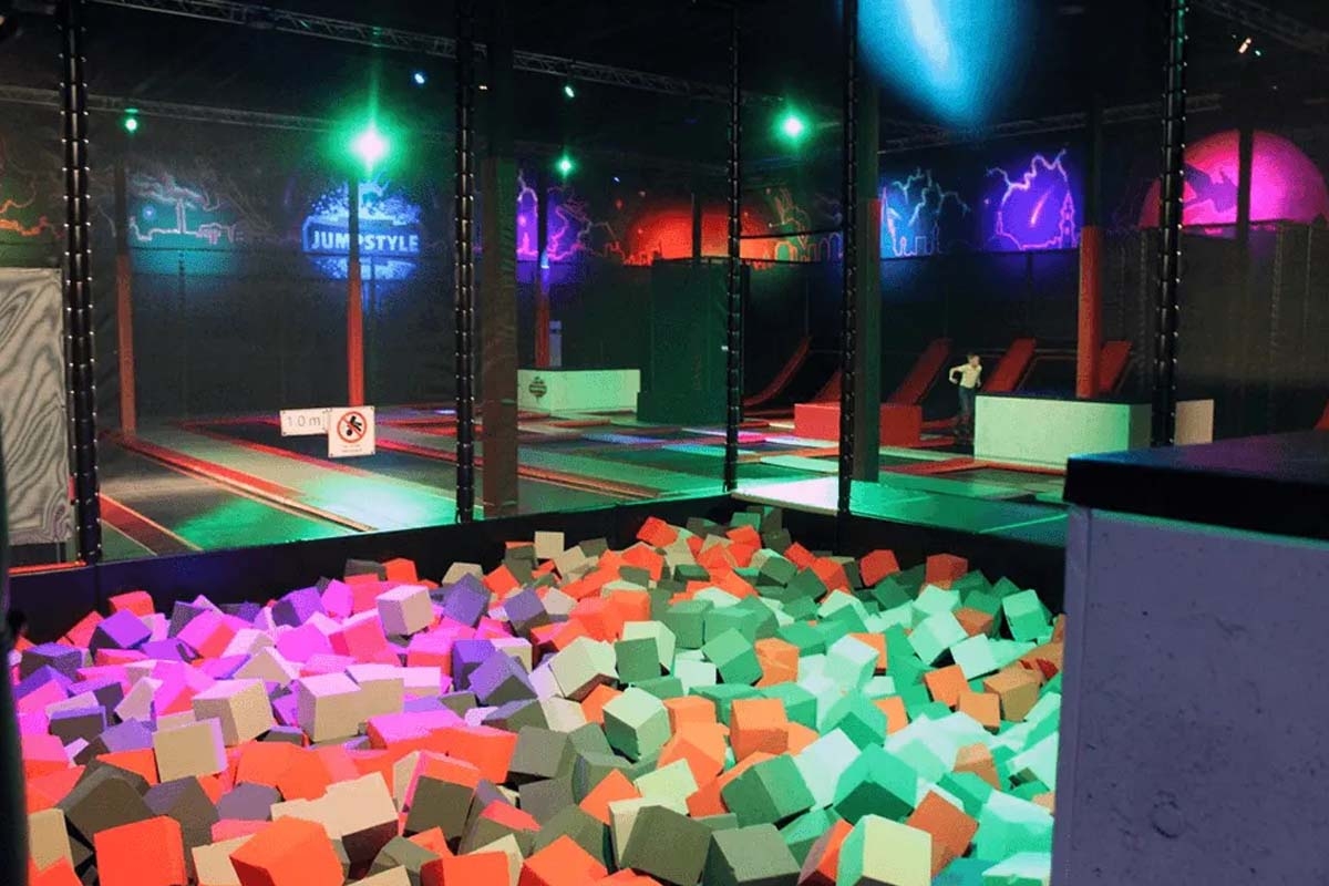 1 of 2 uur jumpen + evt. gripsokken, drankje en chips bij Jumpstyle Assen