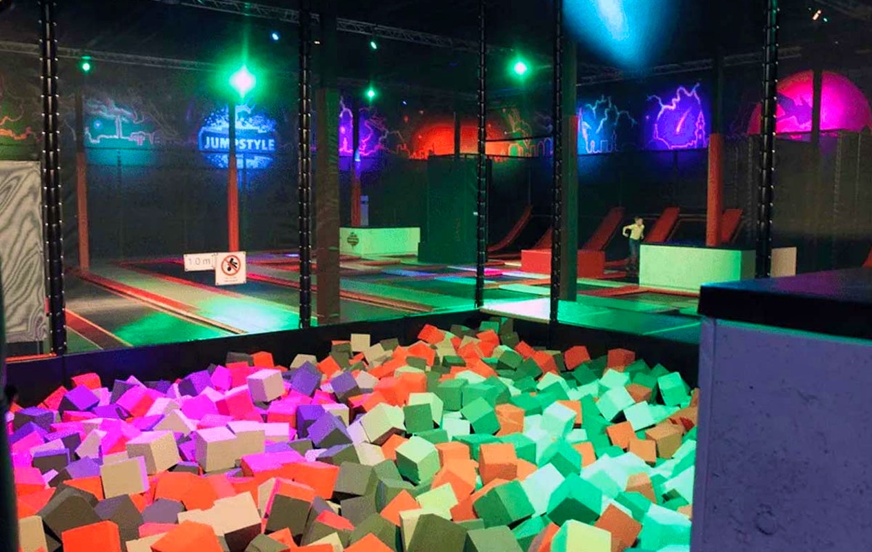 1 of 2 uur jumpen + evt. gripsokken, drankje en chips bij Jumpstyle Assen
