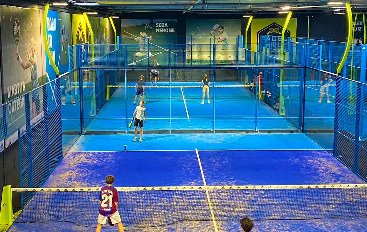 1 of 1,5 uur padellen voor 4 personen bij Padelhill Hillegom