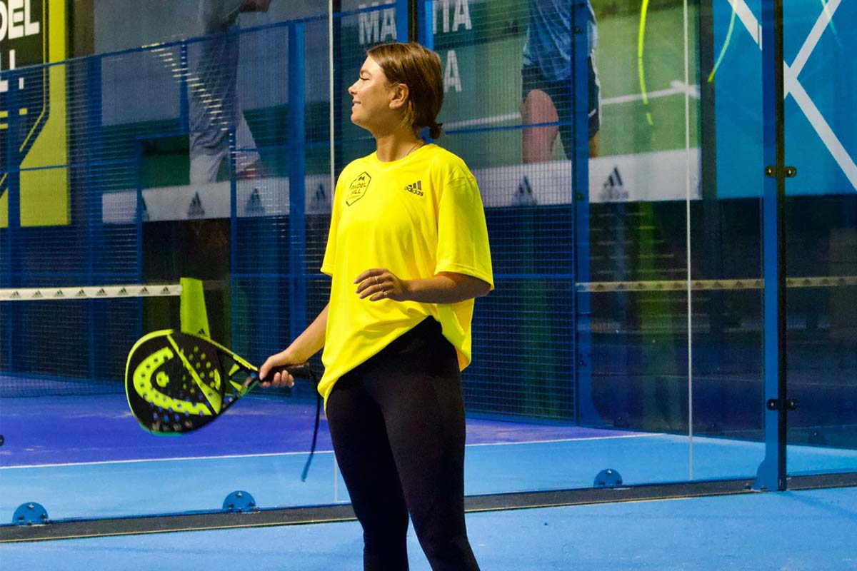 1 of 1,5 uur padellen voor 4 personen bij Padelhill Hillegom