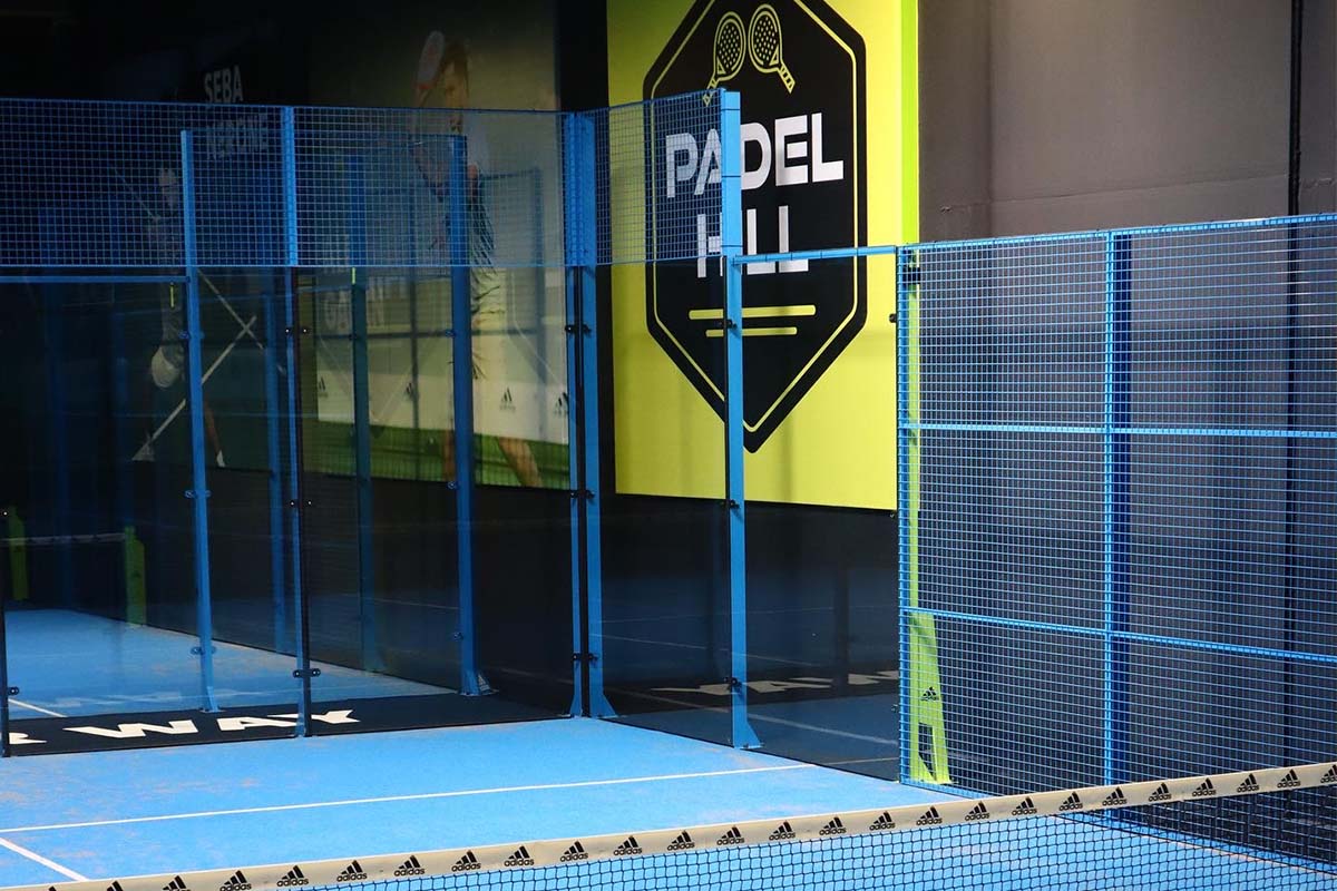 1 of 1,5 uur padellen voor 4 personen bij Padelhill Hillegom