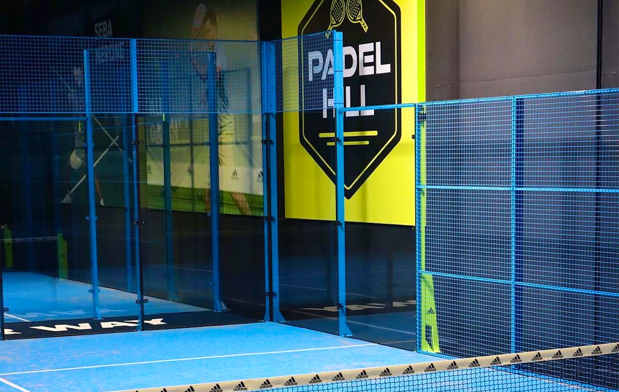 1 of 1,5 uur padellen voor 4 personen bij Padelhill Hillegom