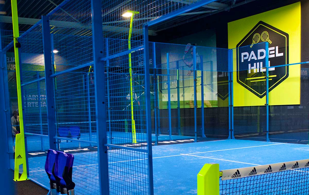 1 of 1,5 uur padellen voor 4 personen bij Padelhill Hillegom