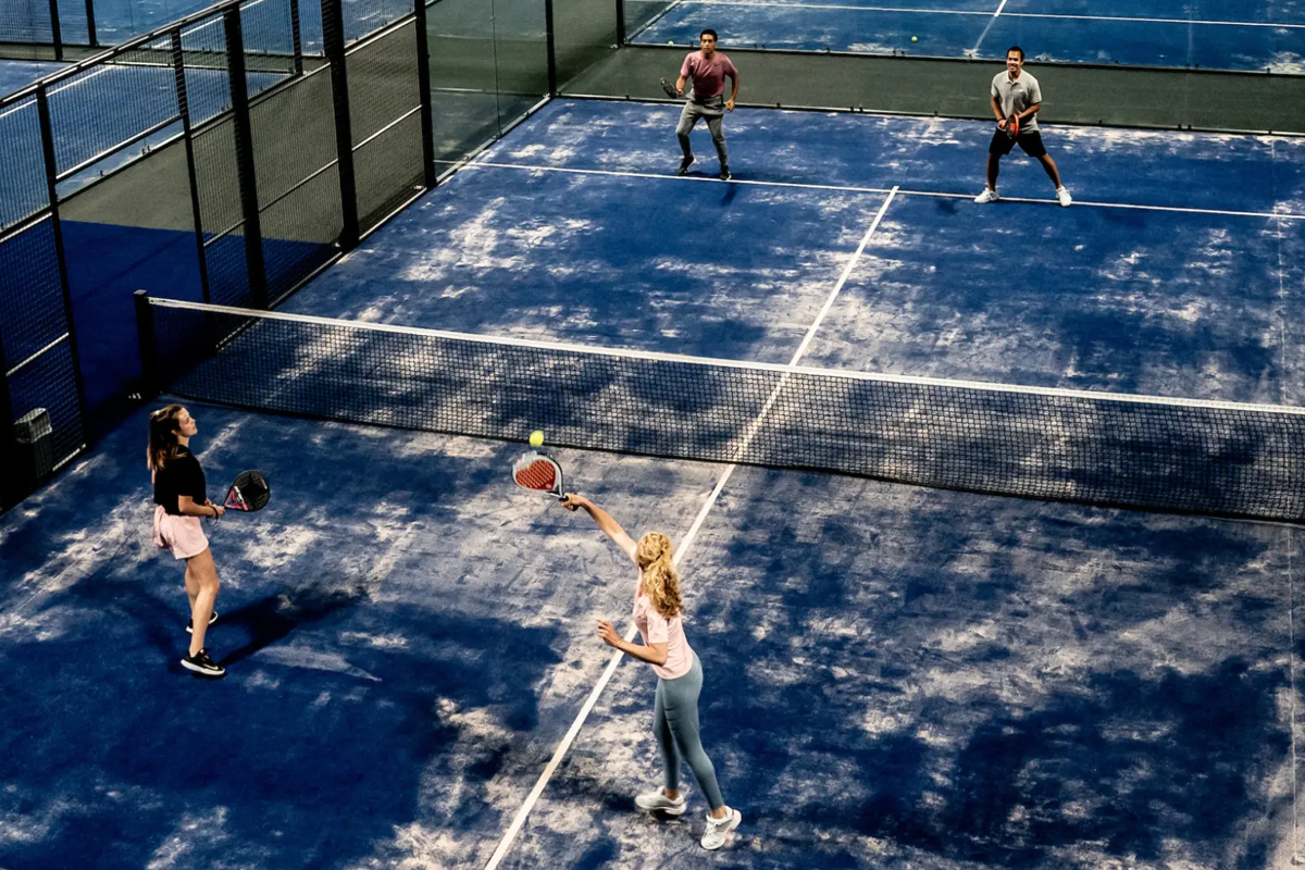 1 uur padellen bij Plaza Padel (3 locaties) 