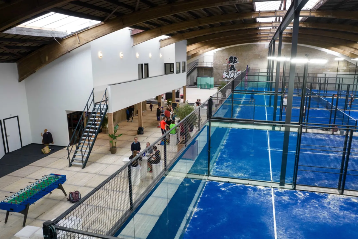 1 uur padellen bij Plaza Padel (3 locaties) 