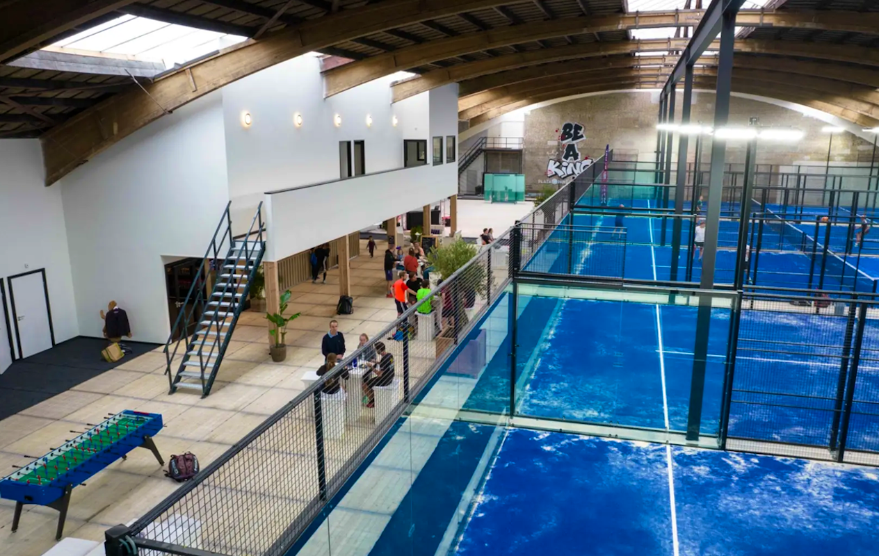 1 uur padellen bij Plaza Padel (3 locaties)