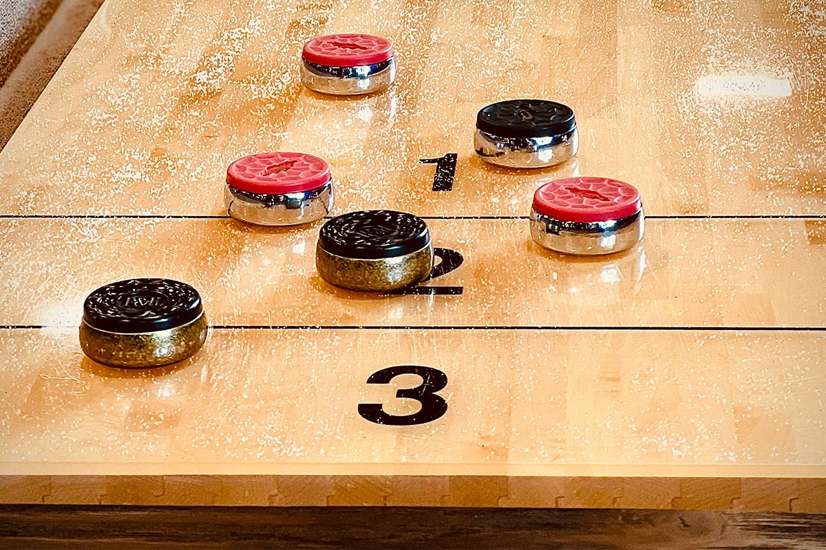 1 uur shuffleboard bij Dolfijn Bowling (2-6 personen)