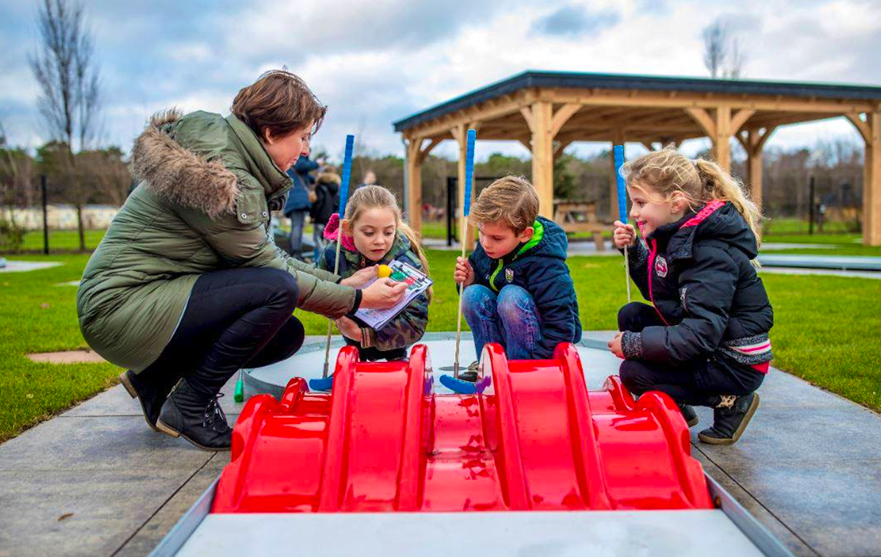 18 holes midgetgolf + friet & snack bij Brasserie 't Turfke