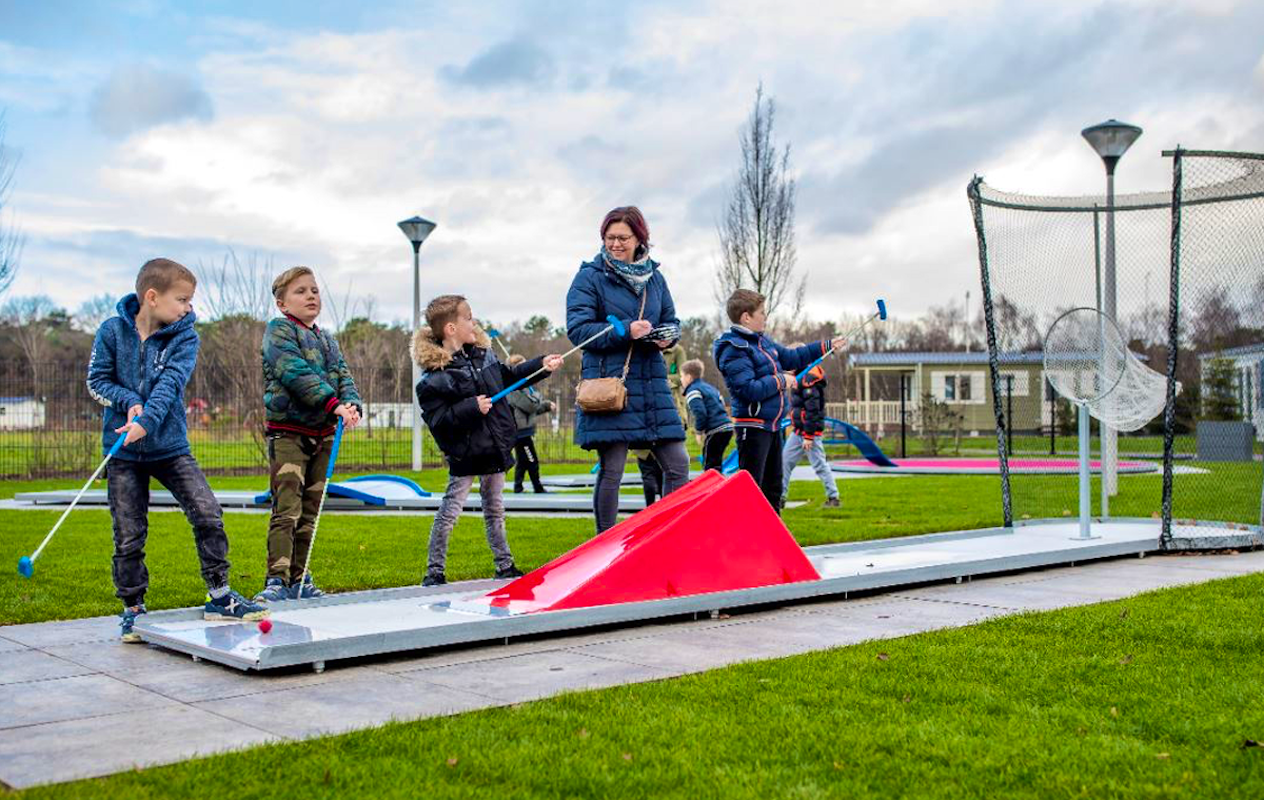 18 holes midgetgolf + friet & snack bij Brasserie 't Turfke