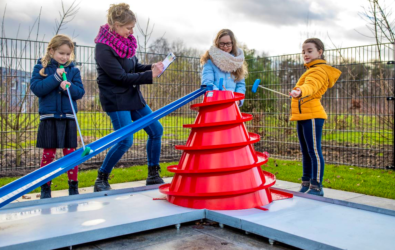 18 holes midgetgolf + friet & snack bij Brasserie 't Turfke