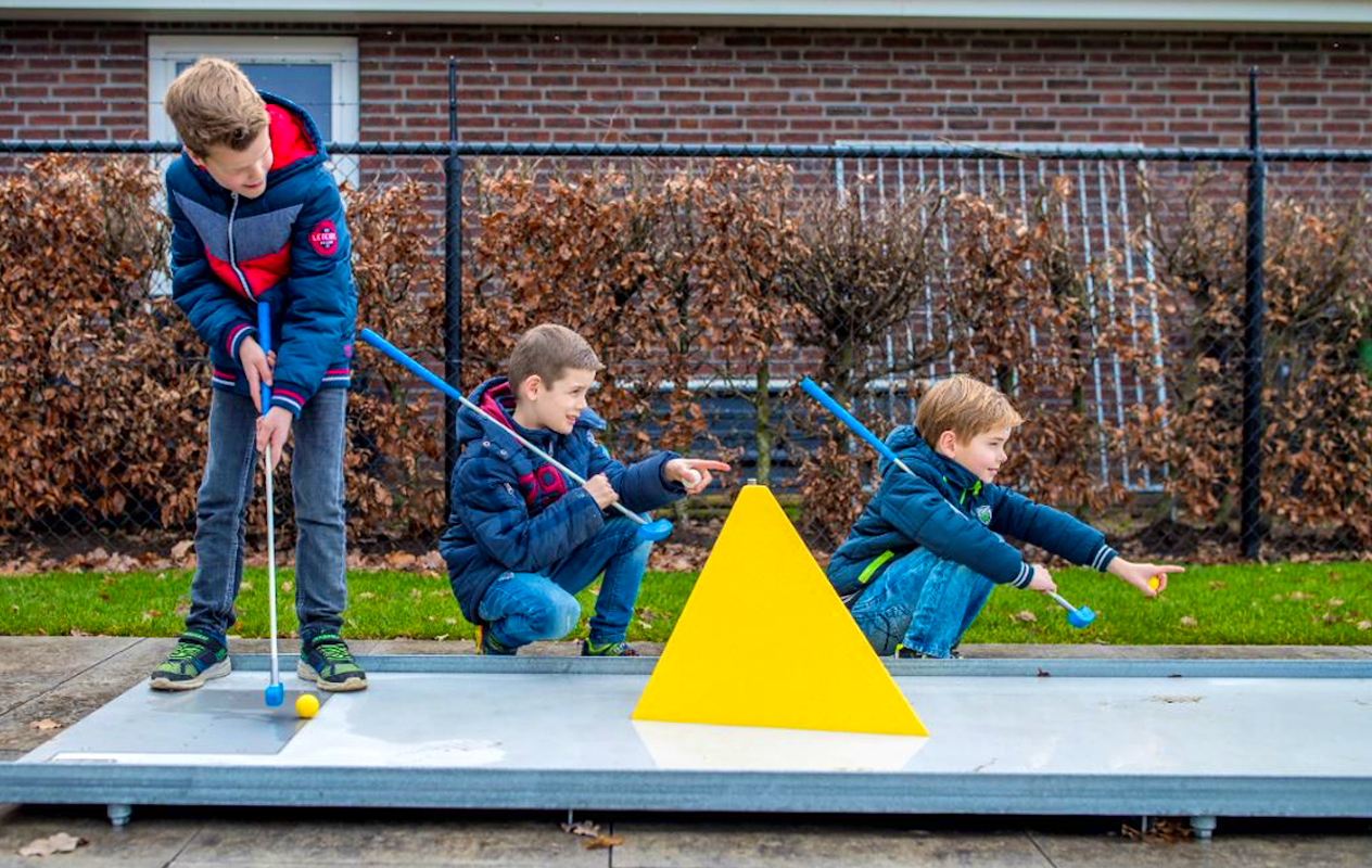 18 holes midgetgolf + friet & snack bij Brasserie 't Turfke