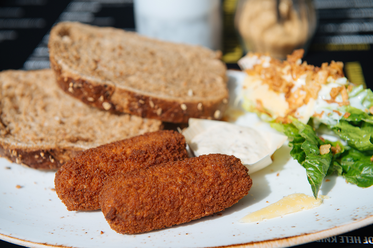 2-gangen keuzelunch bij Café Bistro van Rooijen