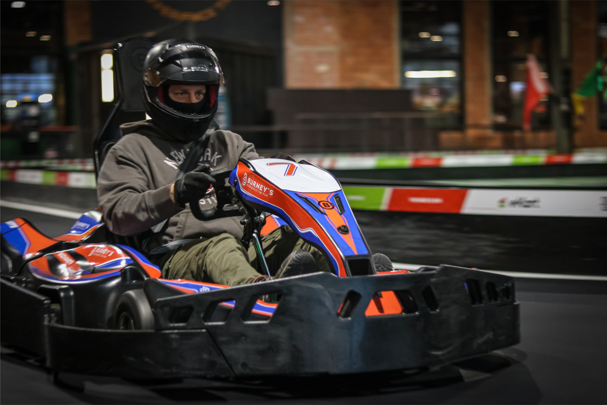 2 heats karten + licentie bij Burney's