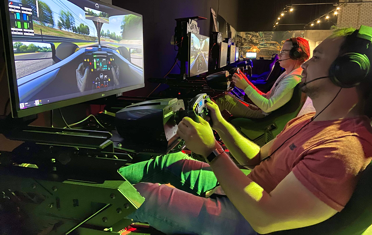 2 heats Simracen (2 x 20 minuten) bij Immersive Experiences