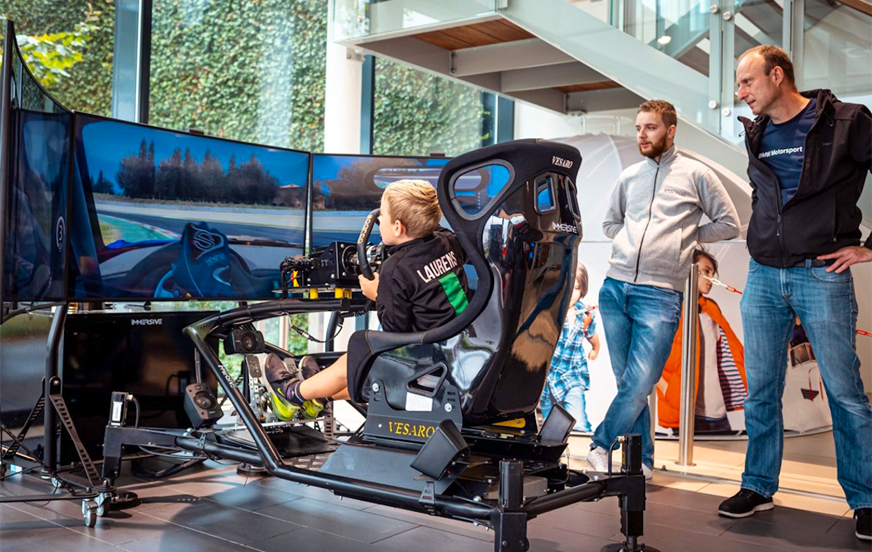 2 heats Simracen (2 x 20 minuten) bij Immersive Experiences