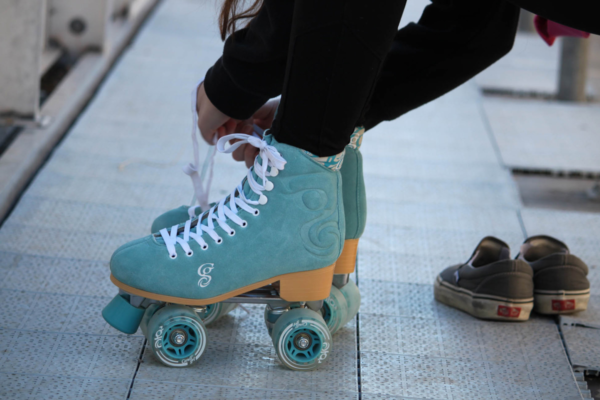 2 uur rollerskaten + warme drank bij Winter Fever Arena Roermond