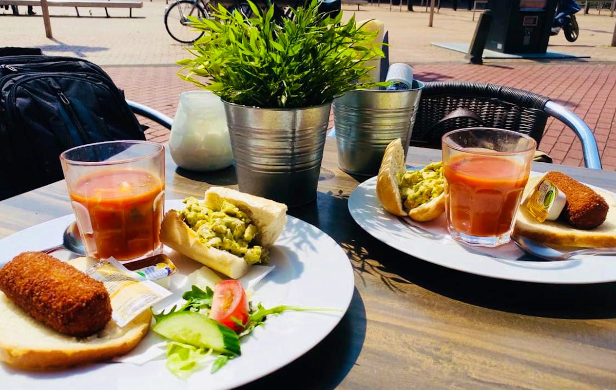 3-gangen menu, inclusief onbeperkt drank bij De Lachende Koe