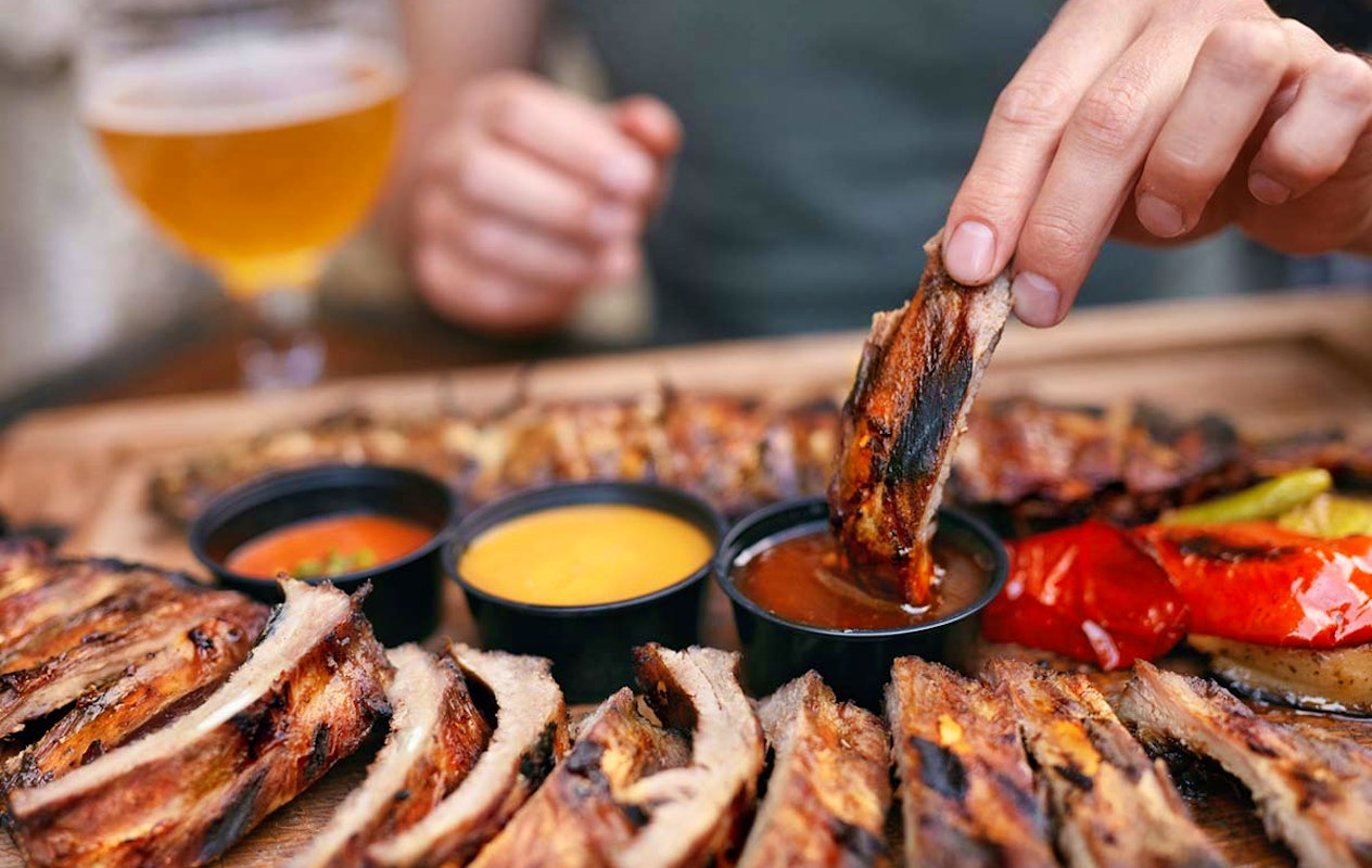 3-gangen menu, inclusief onbeperkt drank bij De Lachende Koe