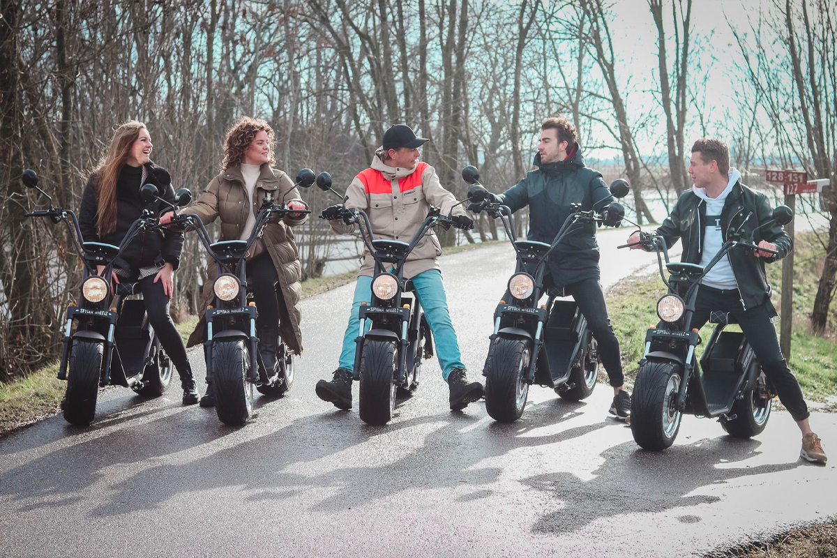 Huur 3 uur een E-chopper + portie poffertjes bij restaurant Amstelland