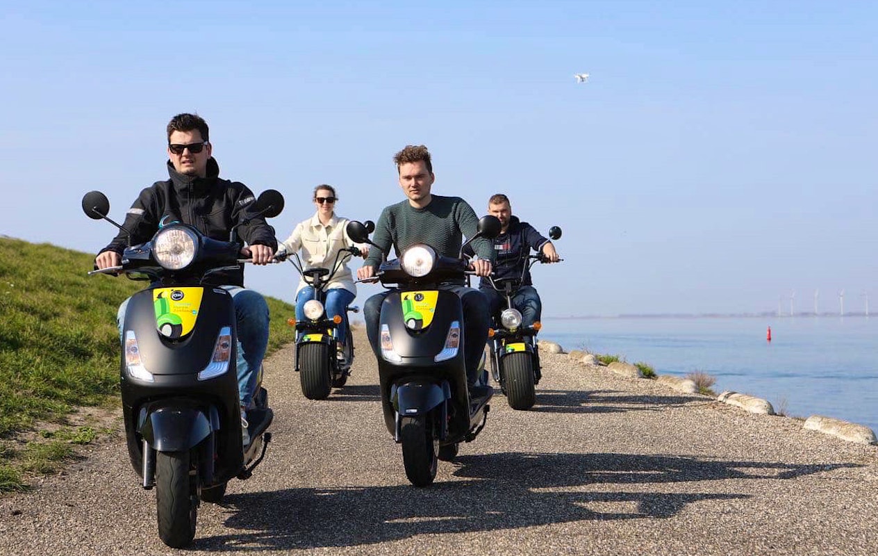 E-chopper of scooter huren (4 of 8 uur) bij Scooter Huren Zeeland