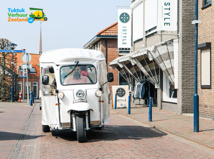 Tuktuk huren (4 of 8 uur) bij Tuktuk Verhuur Zeeland