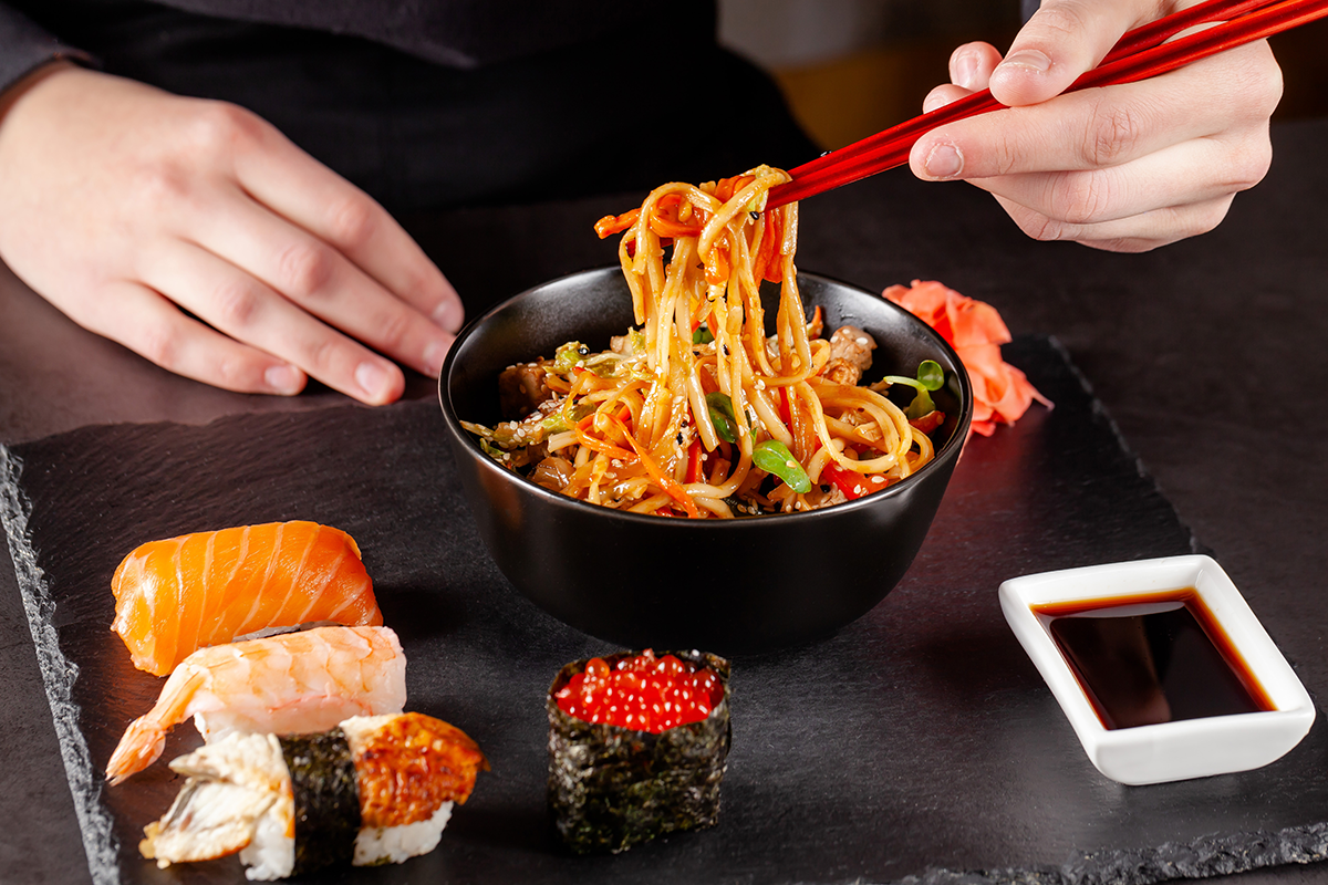 4-gangen keuzemenu sushi of wok bij YoYi Sushi & Grill