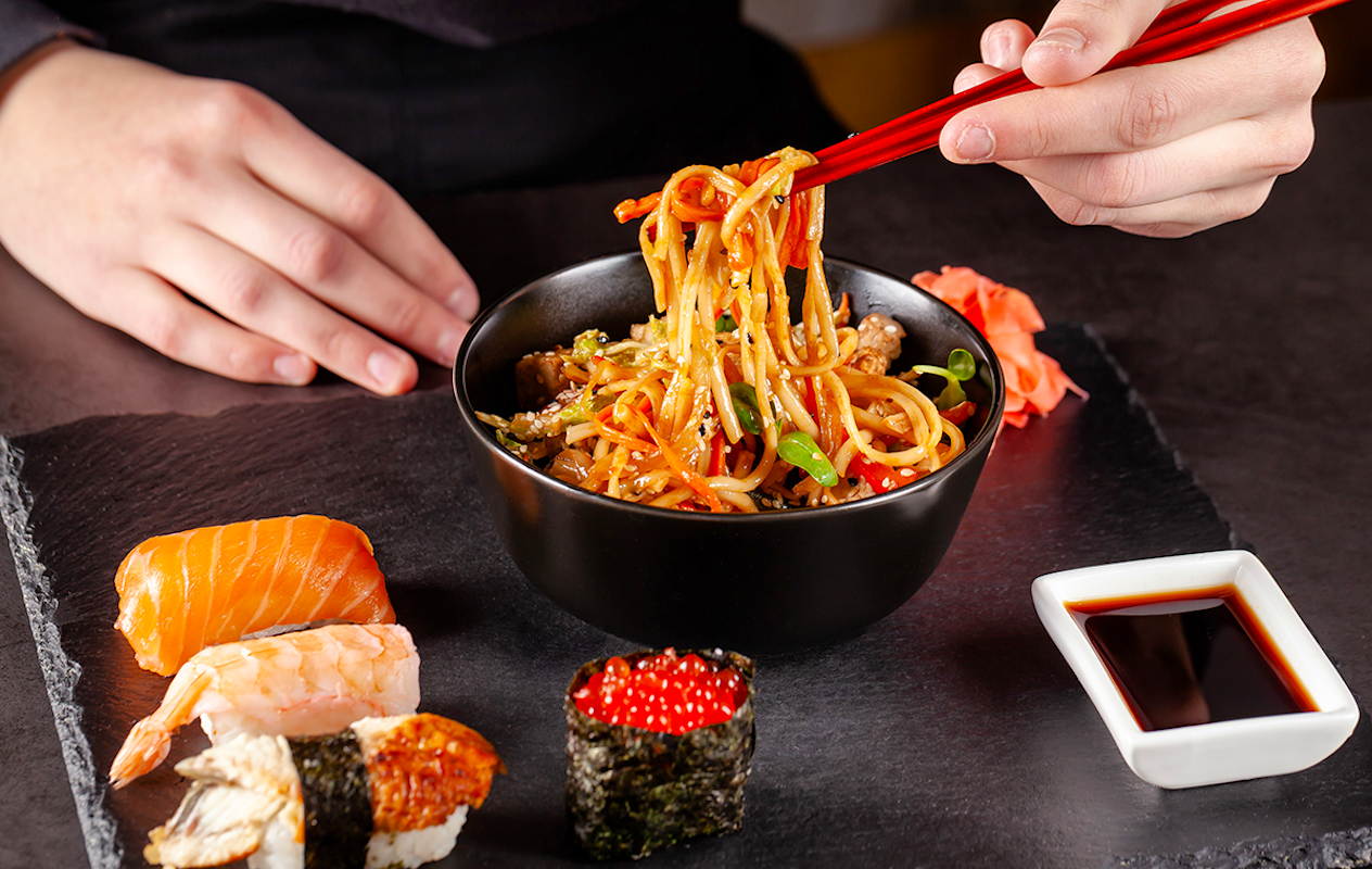 4-gangen keuzemenu sushi of wok bij YoYi Sushi & Grill