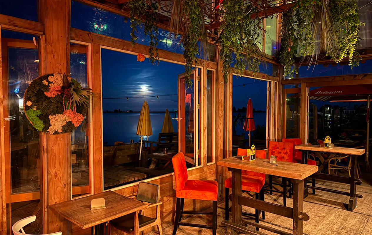 4-gangen keuzediner bij Strandpaviljoen Oranje Buiten