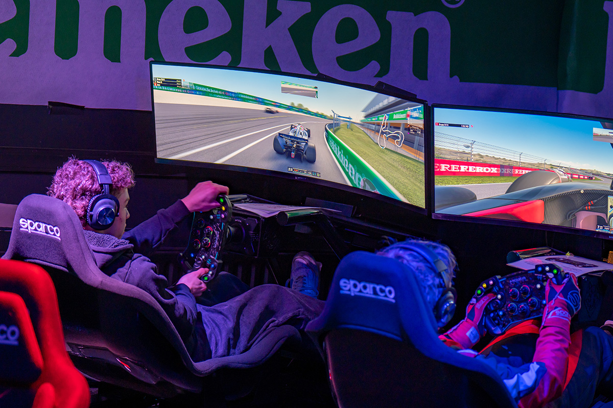 Simracen (60 min) bij Karting Zeeland