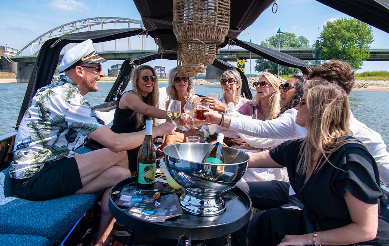 60 of 90 minuten varen met Havensloep Deventer