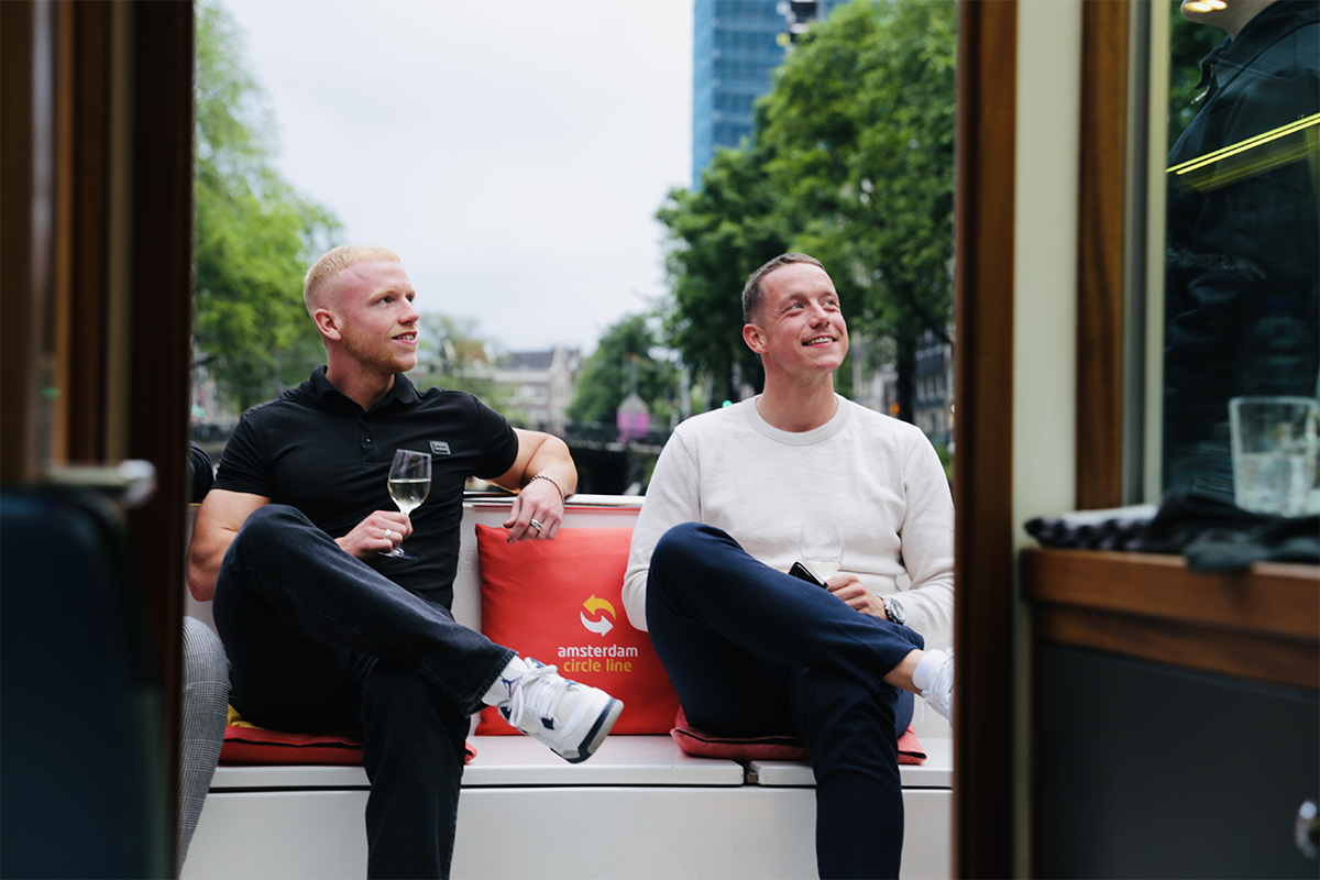 Rondvaart door Amsterdam met een kaas- en wijnproeverij