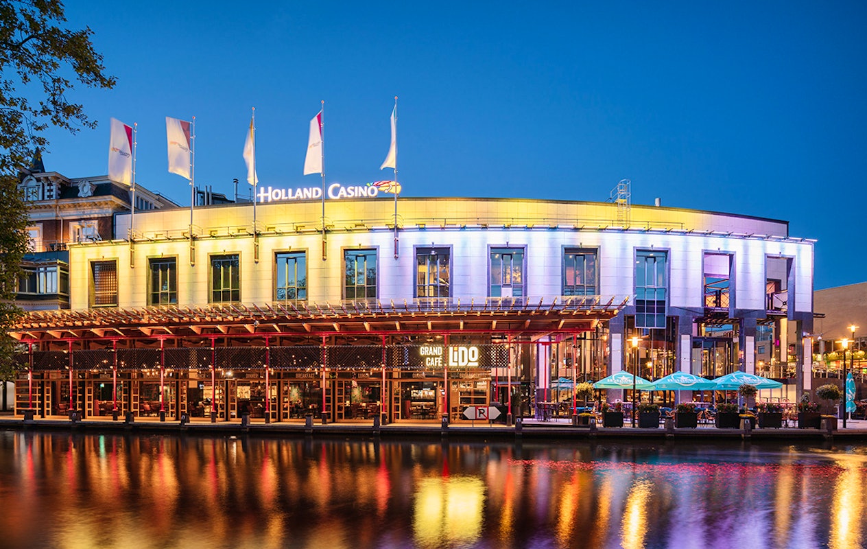 Entree + hapje + drankje + €20 speeltegoed bij Holland Casino (2 personen)