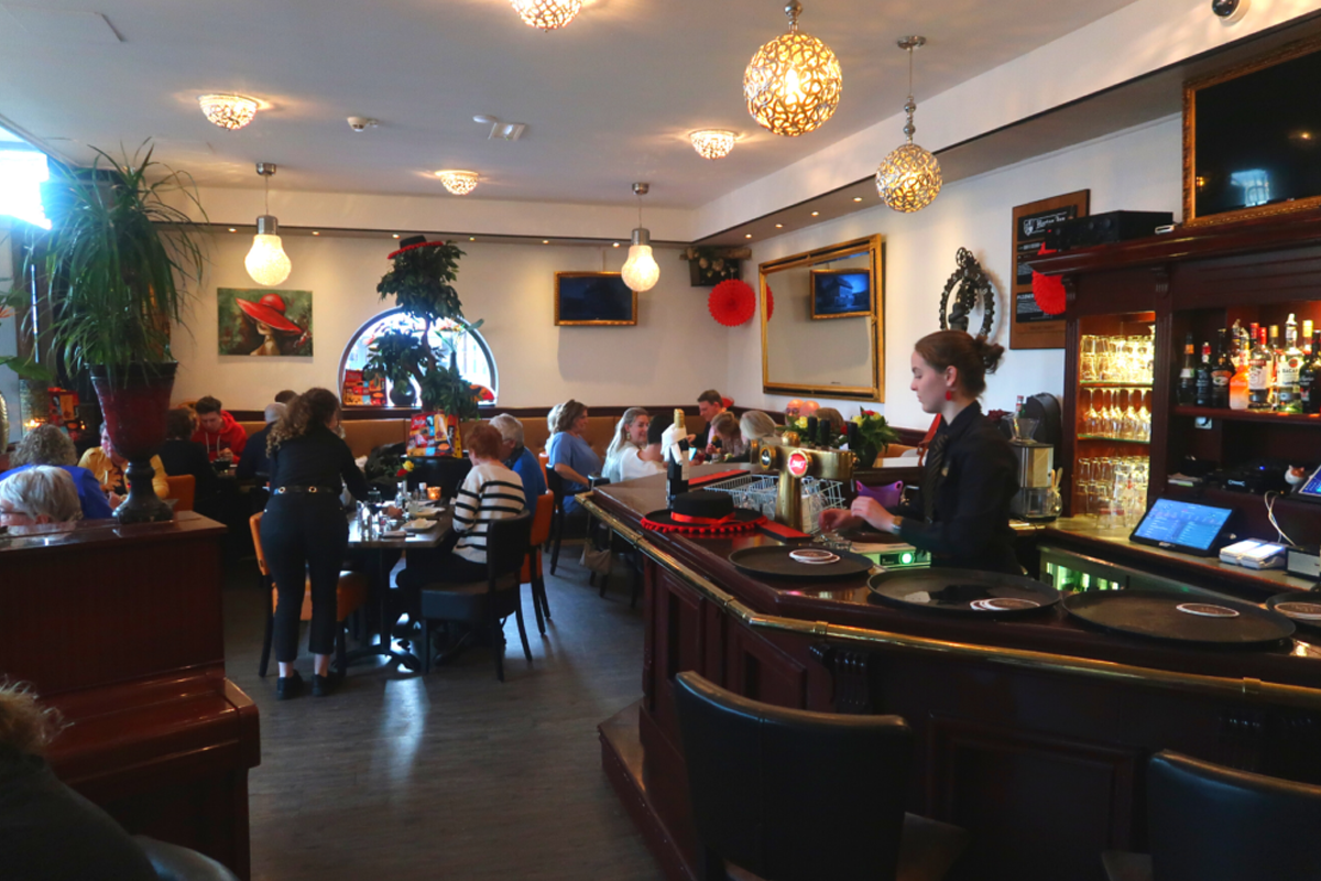 All-in diner + onbeperkt drinken bij Grand Café ’t Raadhuys