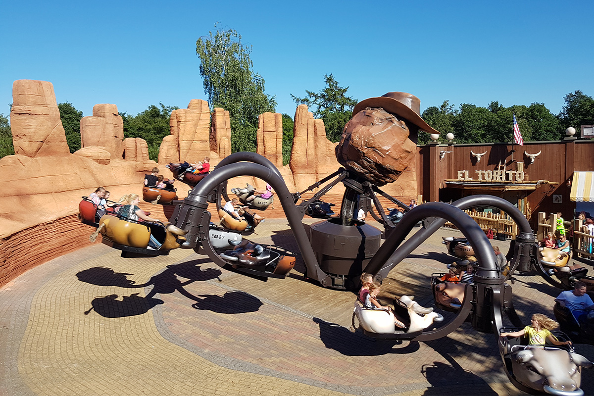 Entreeticket Slagharen + friet, snack naar keuze & drankje