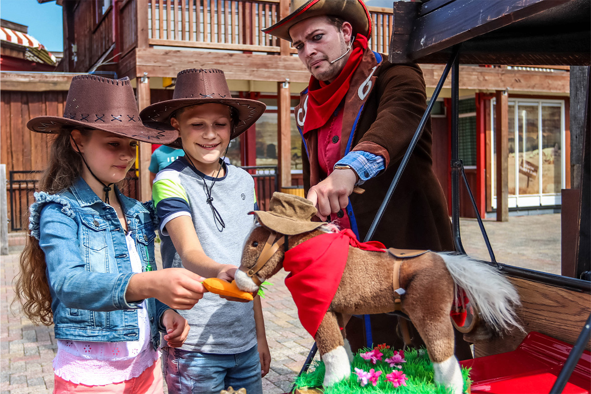 Entreeticket Slagharen + friet, snack naar keuze & drankje